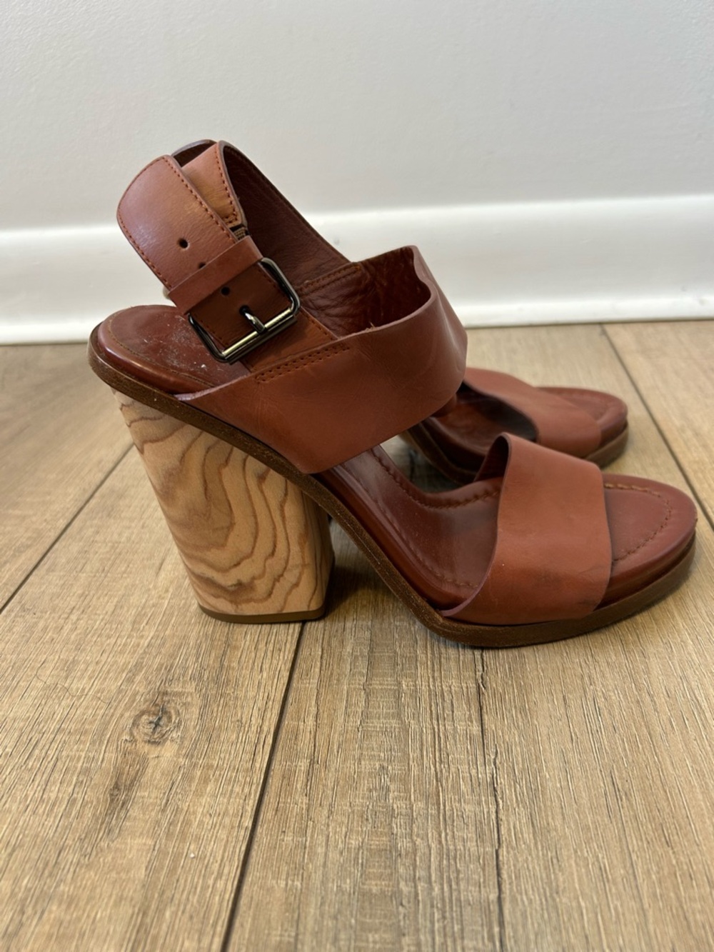 VINCE Haley 7.5 Chunky Block Wood Leather Open Toe Sandals Brown